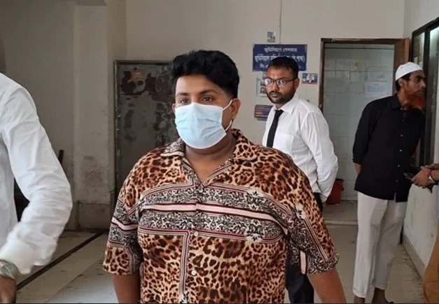স্ত্রীর যৌতুক মামলায় আত্মসমর্পণ কনটেন্ট ক্রিয়েটর রাফির